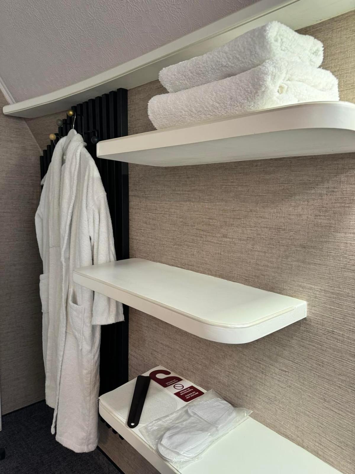 Hotel Veles Zolotonosa Kültér fotó