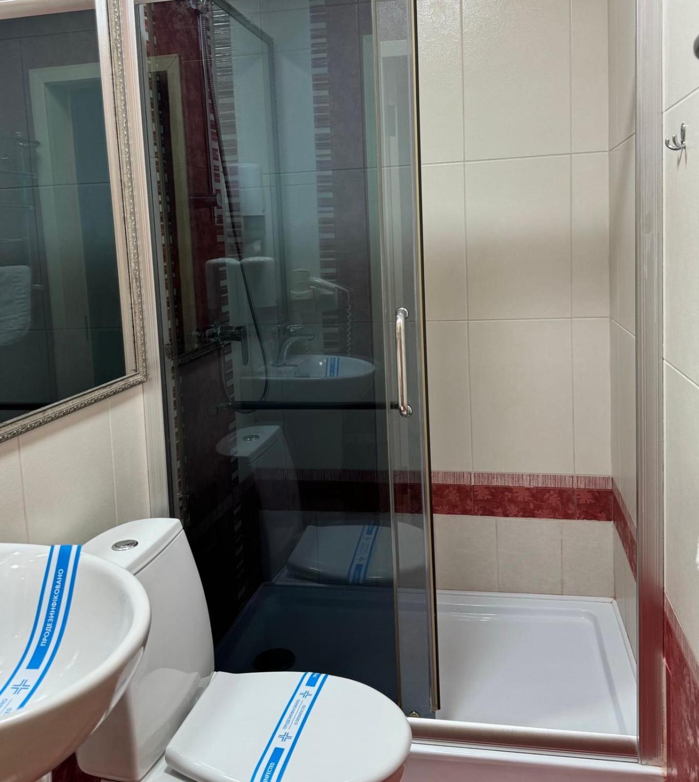Hotel Veles Zolotonosa Kültér fotó