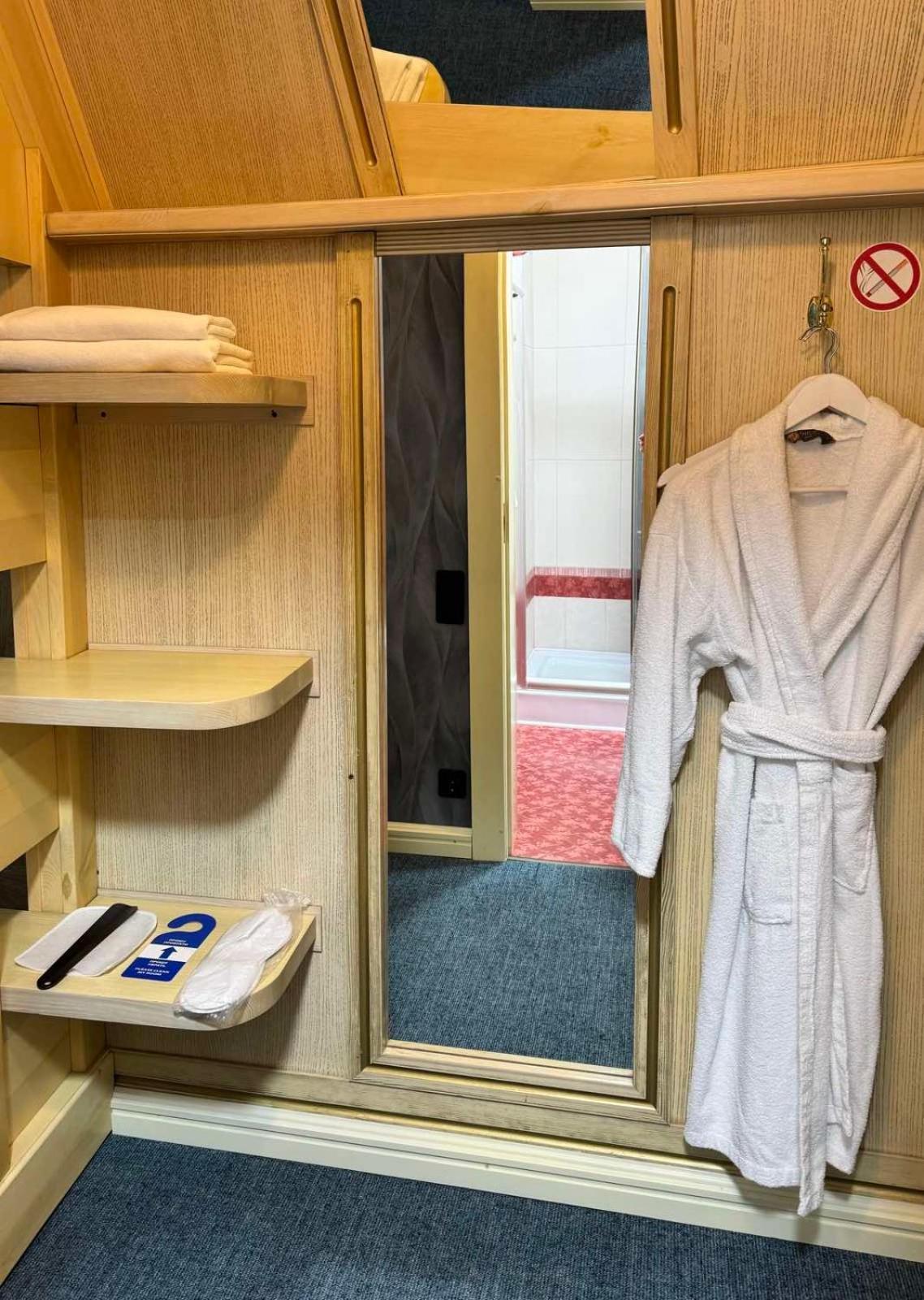 Hotel Veles Zolotonosa Kültér fotó
