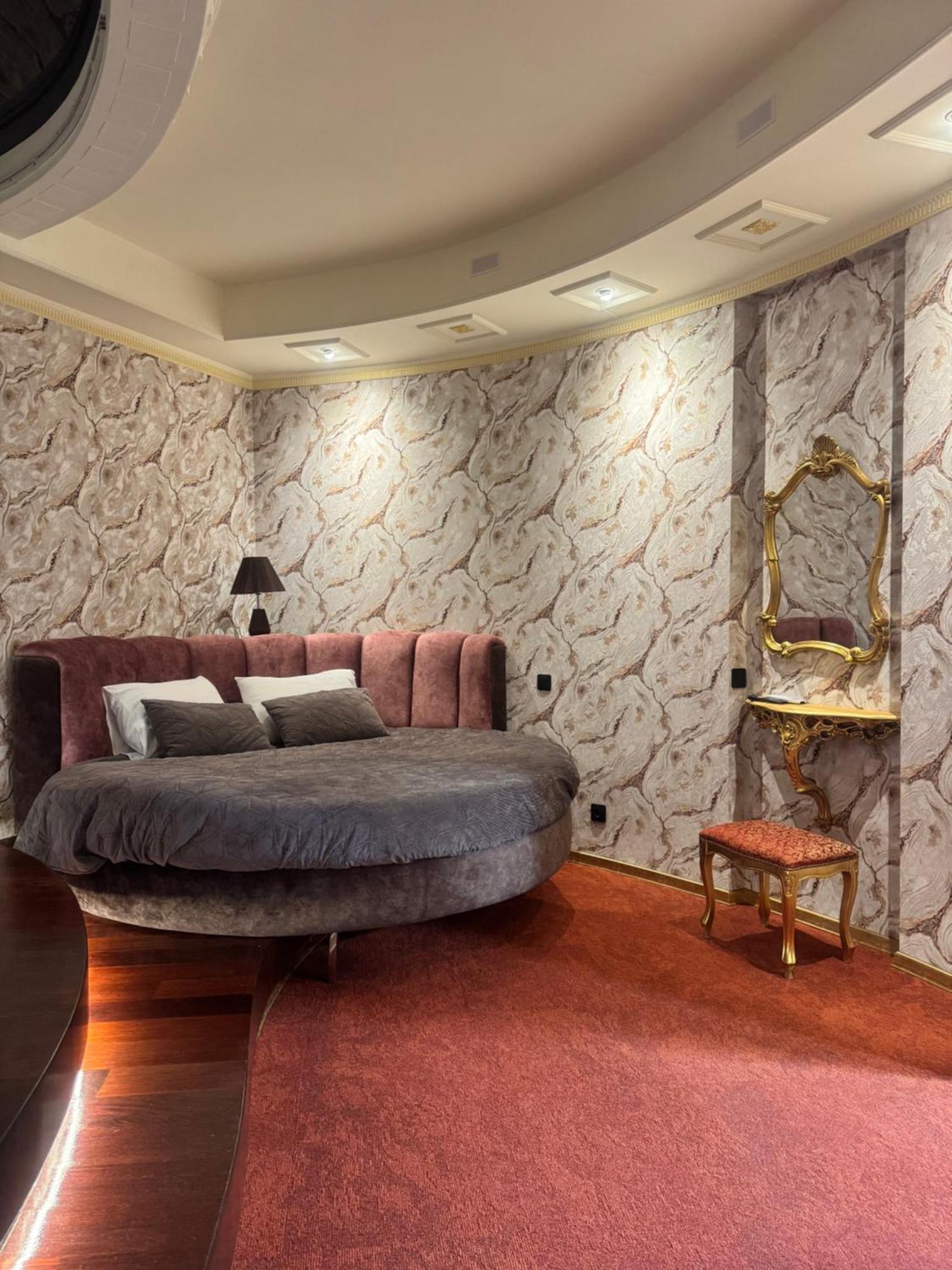 Hotel Veles Zolotonosa Kültér fotó