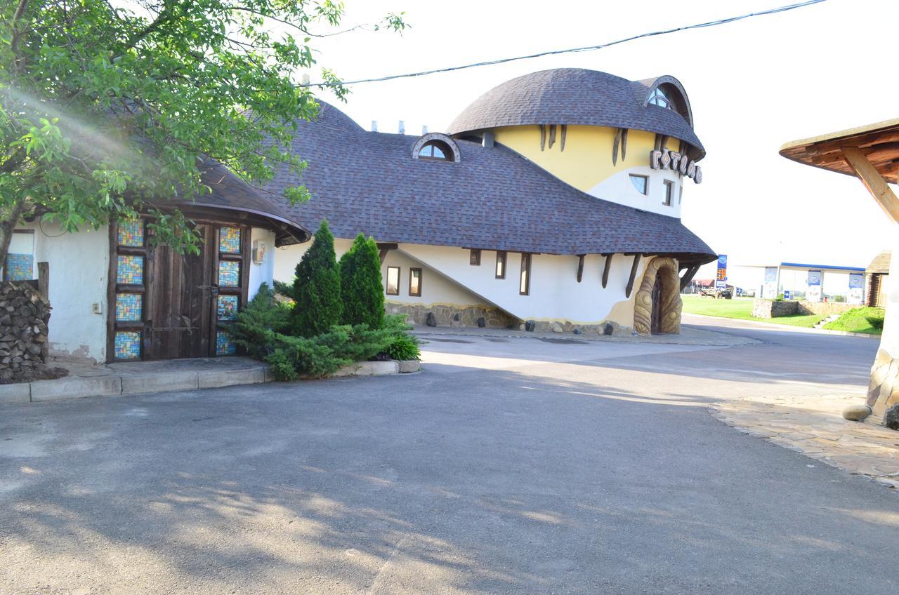 Hotel Veles Zolotonosa Kültér fotó